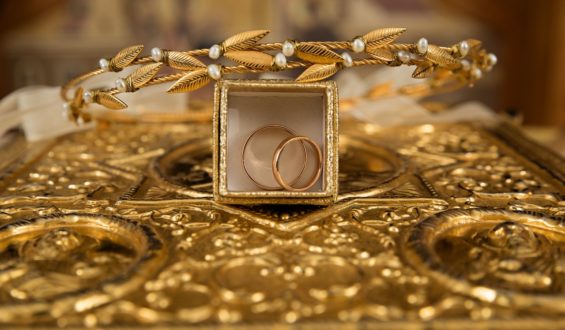 7 Healing Benefits of Wearing Gold Jewelry